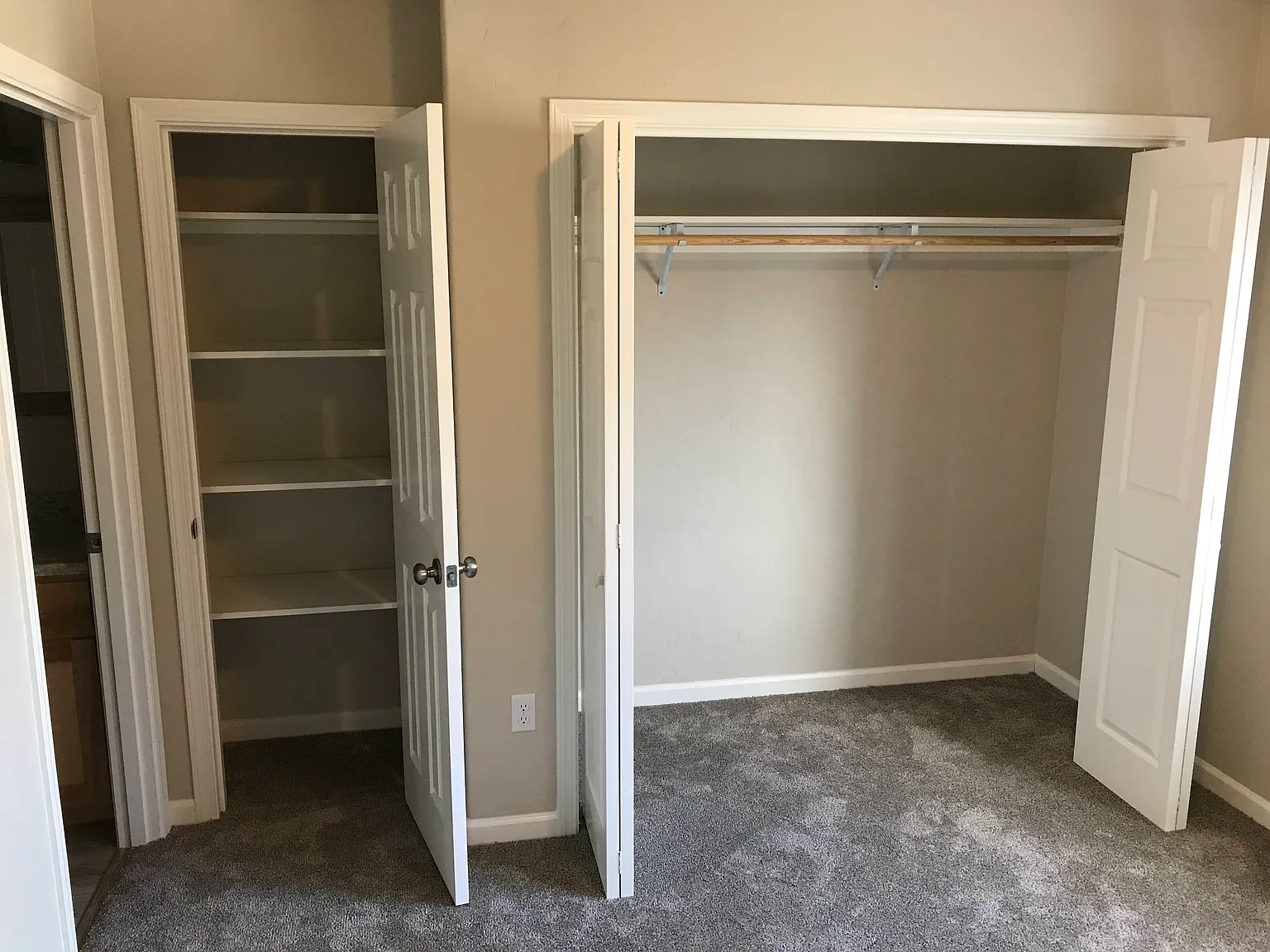 3 bed, 1000 sqft, $2,100 — Photo 4