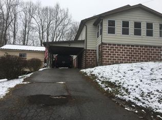 438 Blue Room Rd, Midway, WV 25878