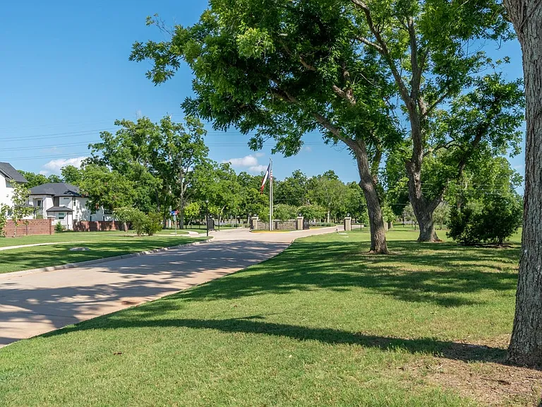4706 Llano Loop — Photo 45