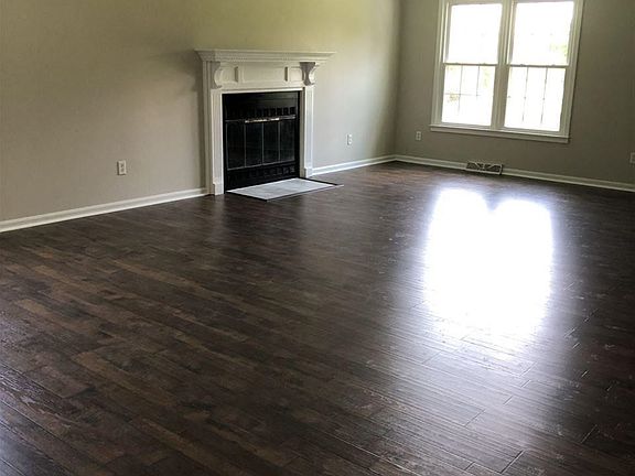4th image of 229 Longview Dr