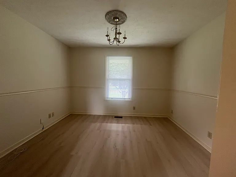 2218 Kim Dr — Photo 3