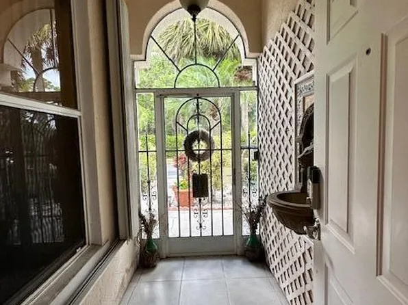 5021 S La Sedona Circle, Delray Beach, FL 33484