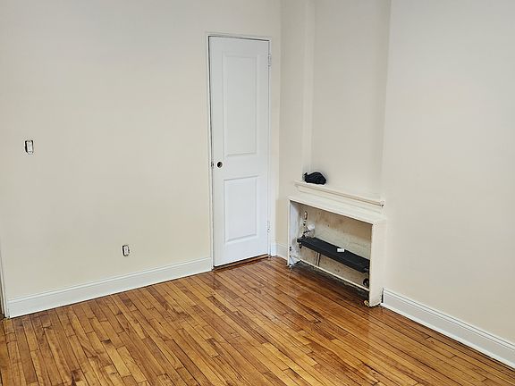 2nd image of 14309 Barclay Ave APT 3A