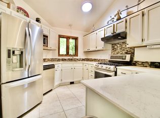 71 Loma Vista Dr, Los Alamos, NM 87544