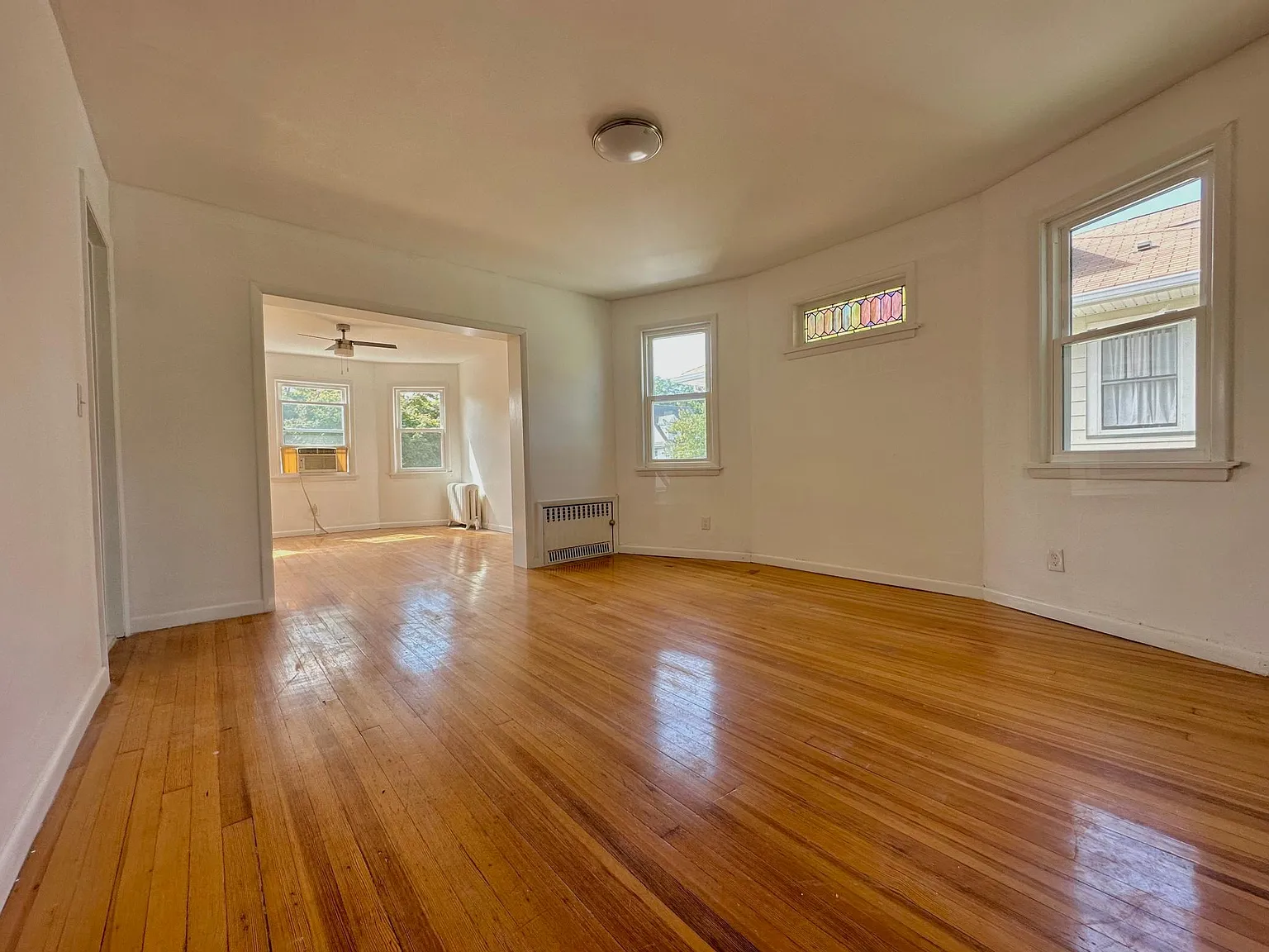 2 bed, 1050 sqft, $2,630 — Photo 3