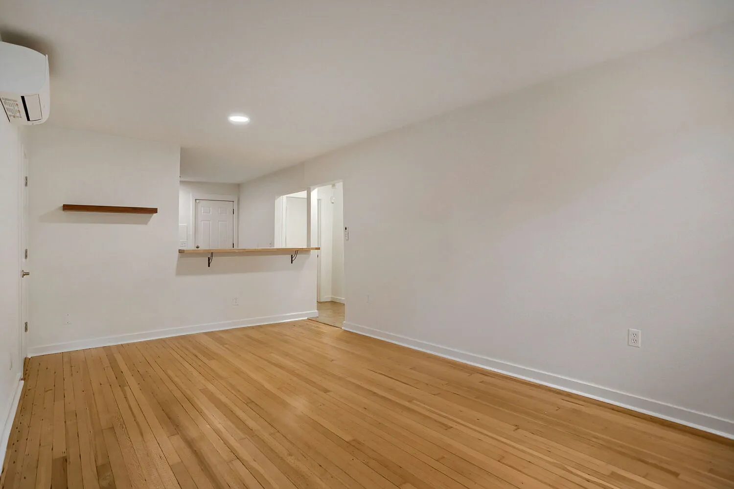 3 bed, 2.0 bath, 1100 sqft, $2,529 — Photo 1