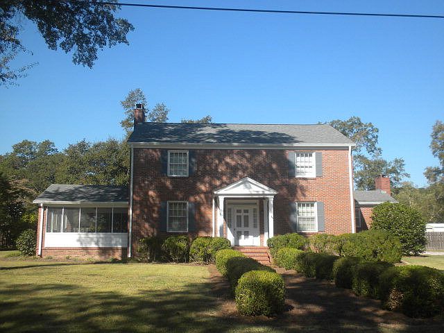 1st image of 318 Camellia Drive NE