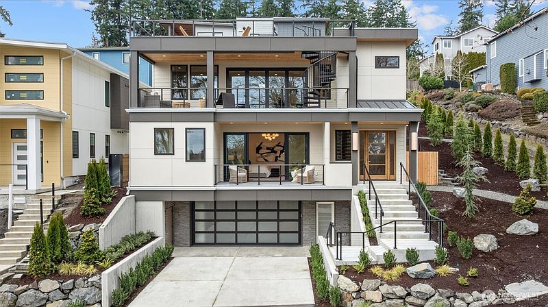 3rd image of 11921 90th Ave NE