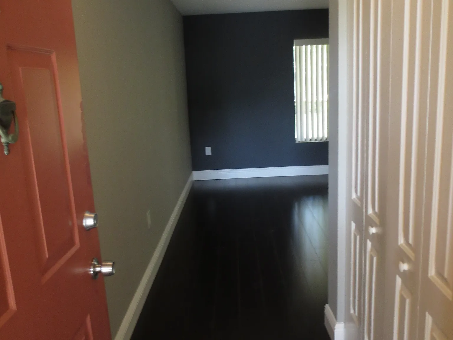 Sailboat Pointe 2405 #1211 — Photo 4