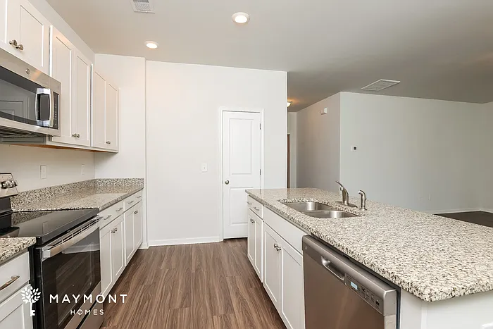301 Augustine Dr — Photo 8