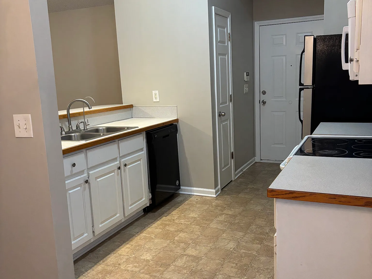 3 bed, 1542 sqft, $1,950 — Photo 3