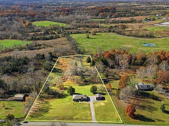 3rd image of 3900 Hawthorne Rd