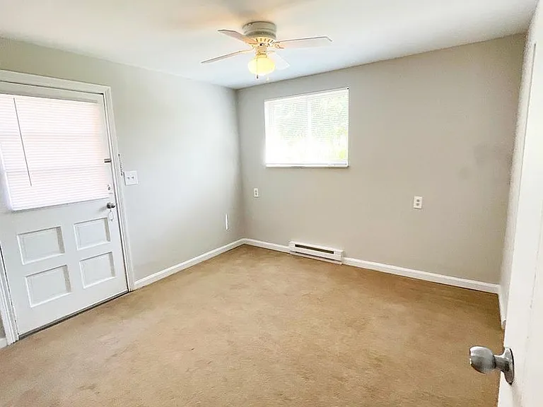 566 Lowell Ave — Photo 21