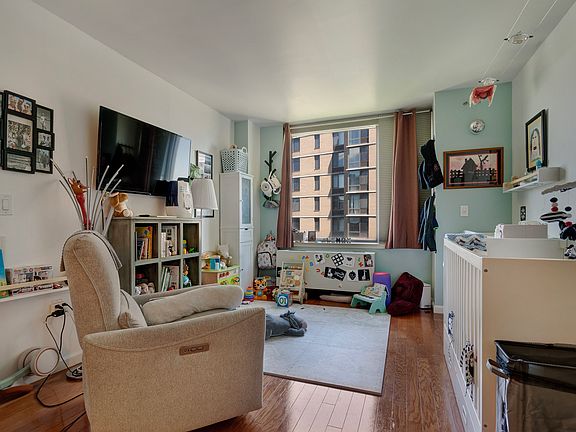 5th image of 455 Main St APT 12J