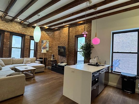 2nd image of 283 7th Ave #600