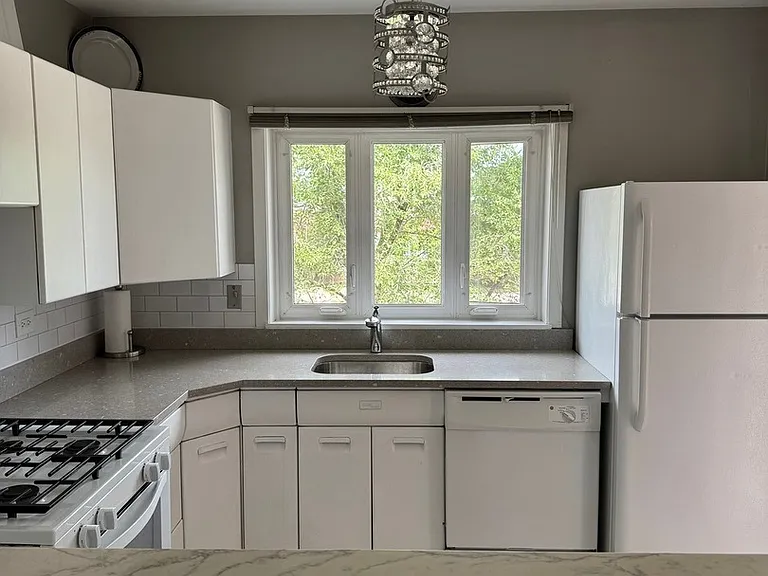 606 Green Bay Rd #2A — Photo 3