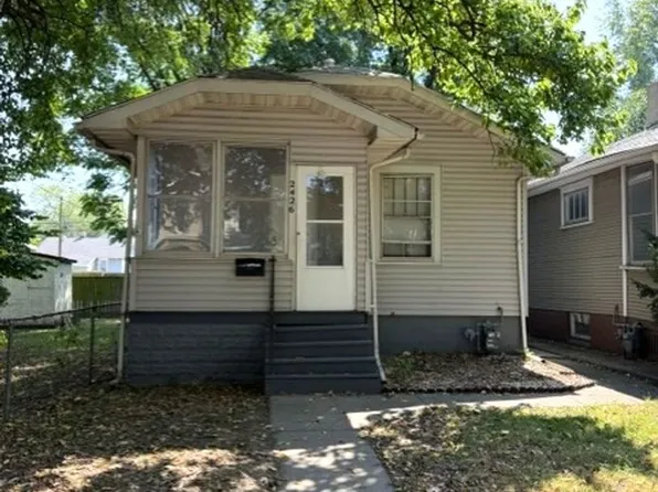 2426 Adams St, Granite City, IL 62040