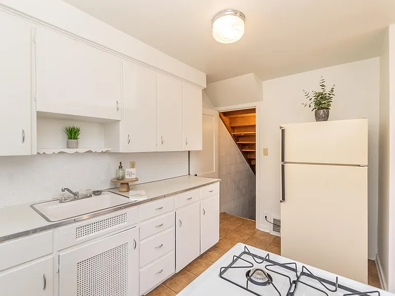249 Madison St — Photo 5