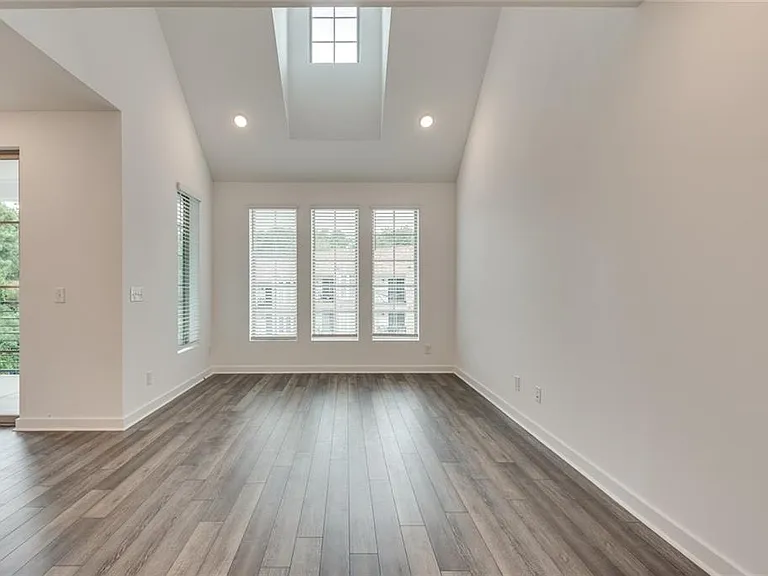 513 Burton Dr #808 — Photo 6