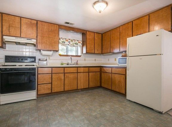 4th image of 1831 William St SE