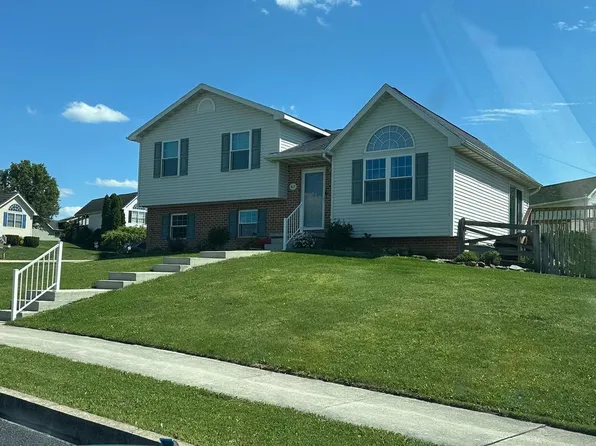 417 S Columbus Ave, Littlestown, PA 17340