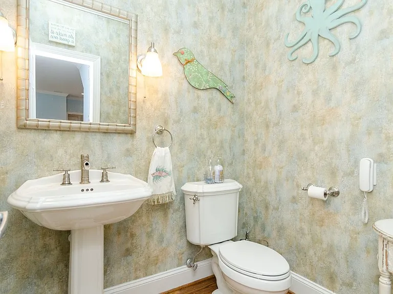 300 Garnercrest Rd — Photo 16