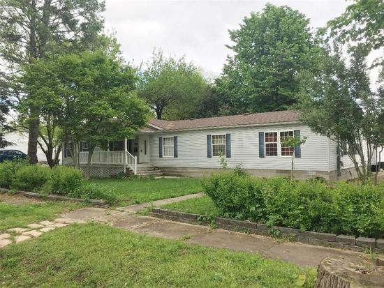 506 N Sheridan St Pana Il 62557 Zillow