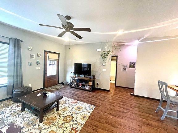 3rd image of 173 Shelbi Dr