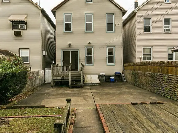 81 East 24th Street image 23 of 40