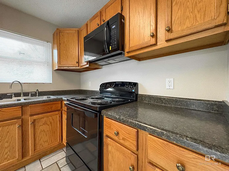 5652 Dee St #A — Photo 12