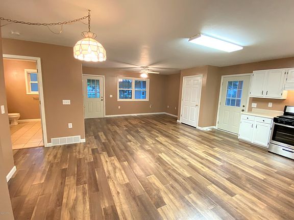 5th image of 4138 E Shore Dr