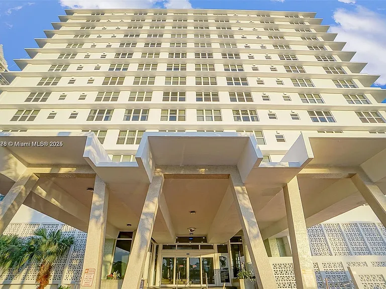 4747 Collins Ave #1108 — Photo 17