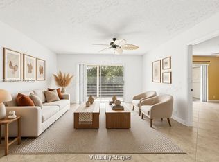Golden Lakes Village Cond, Royal Palm Beach, FL 33411
