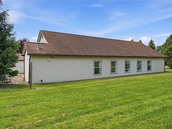 3rd image of 2584 Hillsville Rd