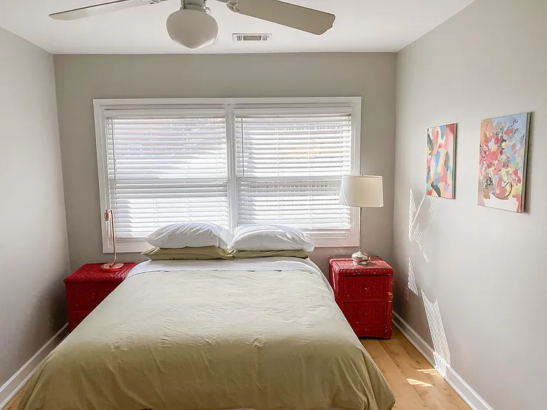 1205 E 42nd St — Photo 16