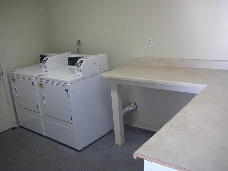 6110 Vineland Ave — Photo 10
