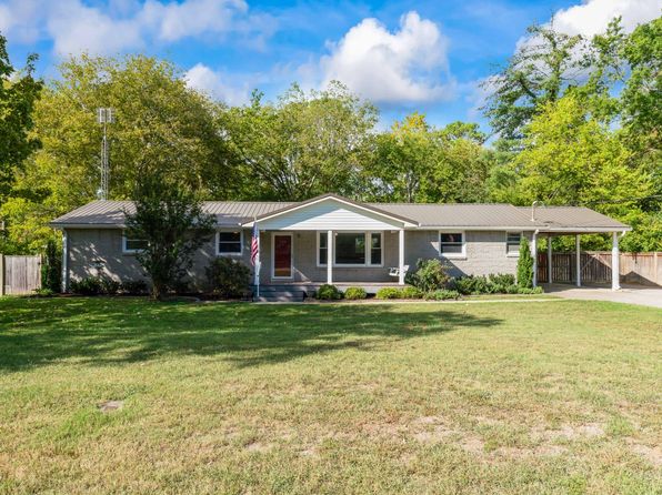 208 Meadowgreen Dr, Franklin, TN 37069