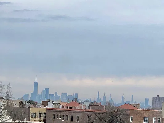 Sold by REMAX Elite | media 32