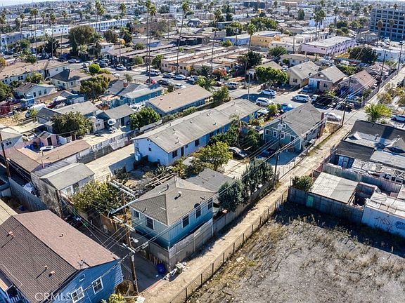 3rd image of 947 W 81st St