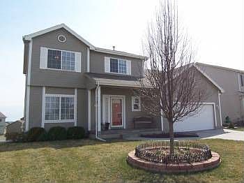 1st image of 1717 Lakewood Dr