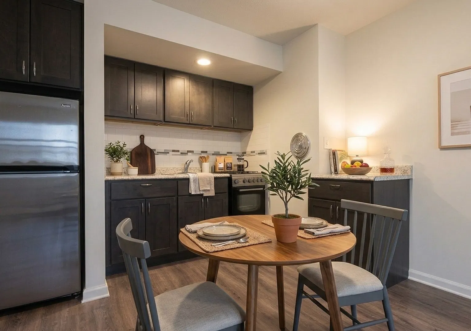 Milton I Apartments — Photo 1