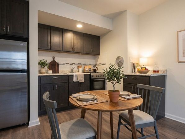 187 W Milton Ave #10