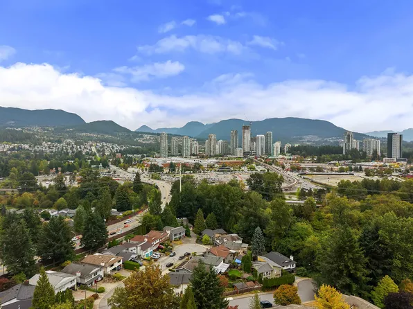 1120 Wallace Ct, Coquitlam, BC V3C 4X4