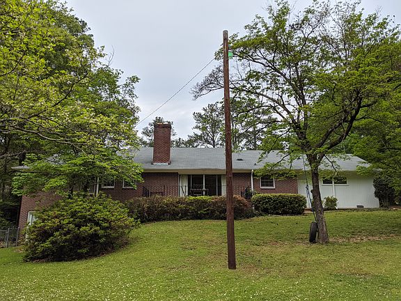 Back view of 711 LaRose Terr