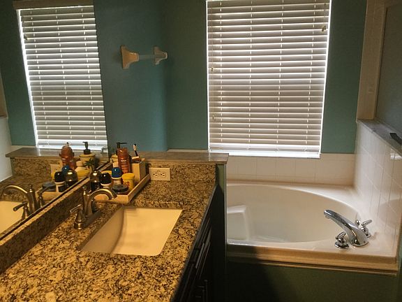 4th image of 189 Thornbury Dr