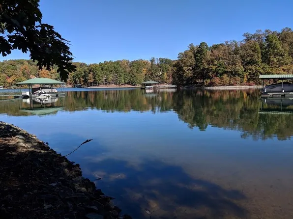 802 Clearlake Point, Seneca, SC 29672