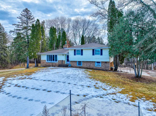 5225 Northbrook Blvd N, Stillwater, MN 55082