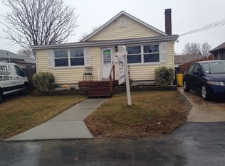 225 Lake Rd, Pasadena, MD 21122