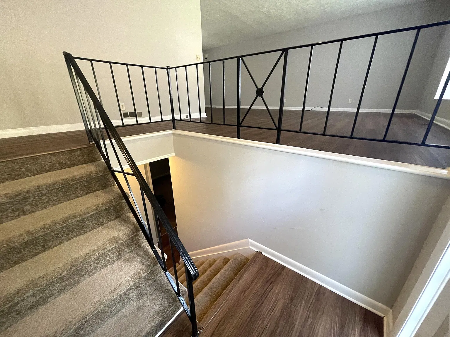 4 bed, 2.5 bath, 2500 sqft, $2,450 — Photo 2