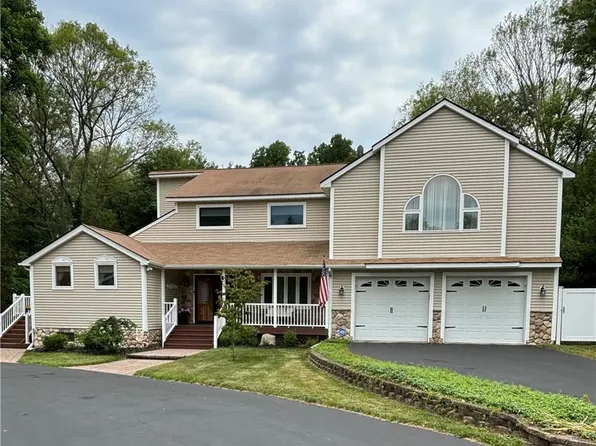 32 Hamilton Road, Hopewell Junction, NY 12533